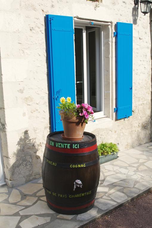 Le Clos Fleuri Hotel Medis Exterior photo