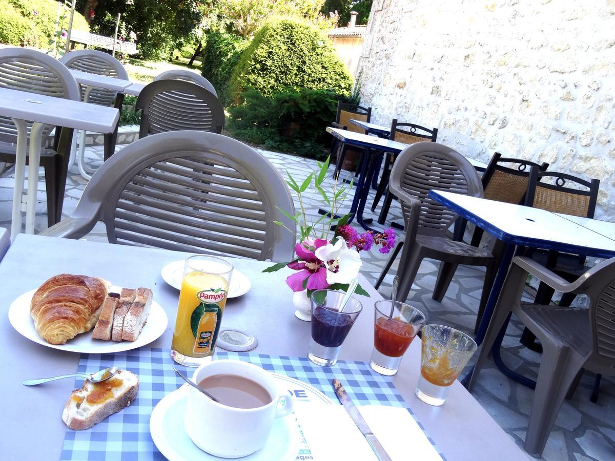 Le Clos Fleuri Hotel Medis Exterior photo